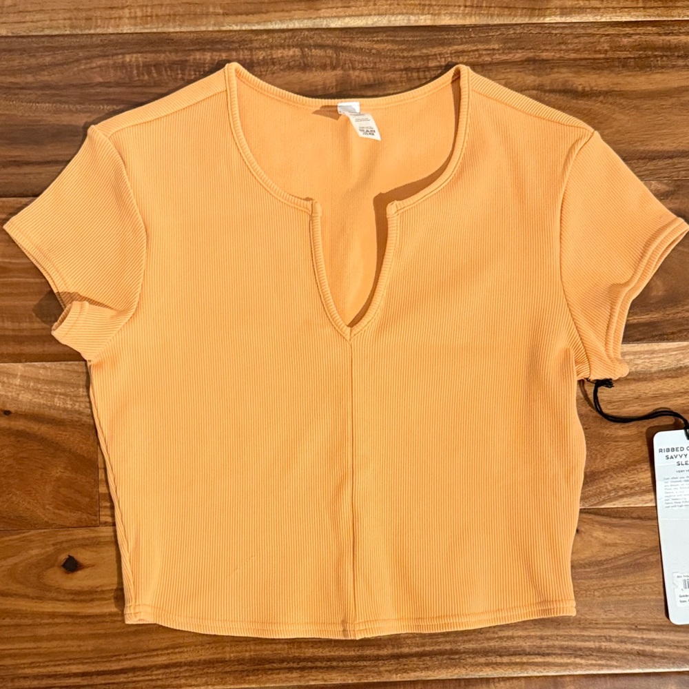 ALO Ribbed Cropped Savvy Short Sleeve, golden orange, size medium